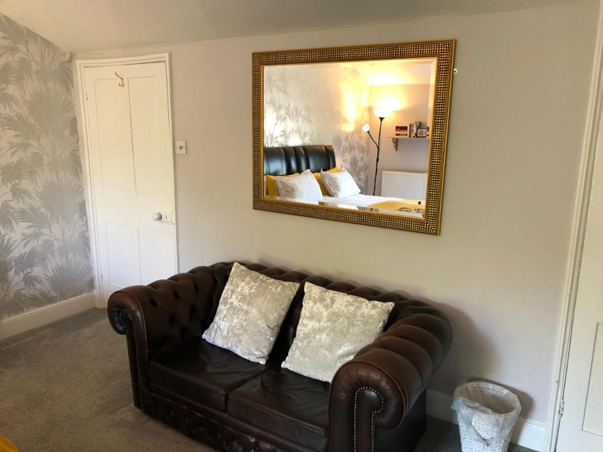 Apartament Little Gem With Private Hot Tub - Up To 25 Percent Off Ferry Shanklin Zewnętrze zdjęcie
